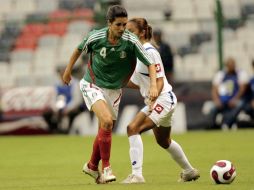 La defensa central, Mónica González, durante un partido amistoso de la Selección femenil ante Panamá. MEXSPORT  /