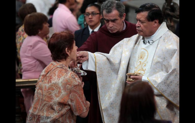 Norberto Rivera Carrera califica de inadmisibles las agresiones contra los fieles, pastores o templos sagrados. EL UNIVERSAL  /