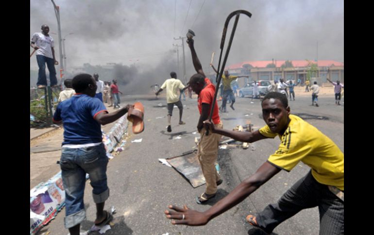 Imágenes del día tras las elecciones del 16 de abril que muestran los disturbios en Nigeria. ARCHIVO  /