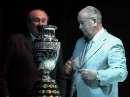 Foto de archivo del presidente de la AFA, Julio  Grondona, y el presidente de la CONMEBOL. MEXSPORT  /