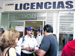 Las nuevas reglas para obtener la licencia de conducir se aplican a partir de junio.  A. GARCÍA  /