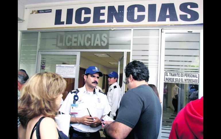 Las nuevas reglas para obtener la licencia de conducir se aplican a partir de junio.  A. GARCÍA  /