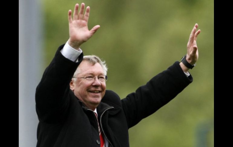 Alex Ferguson festejando su campeonato en la Liga Premier. AP  /