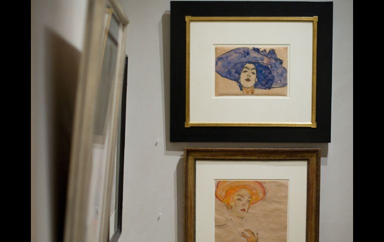 Sus obras 'Eva Freund en el sombrero azul '(Superior) y' Gerti Schiele en Orange Hat' forman parte de la galería presentada.AFP  /