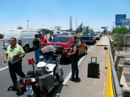 El auto de la víctima presentaba seis balazos en su estrutura. M. PATIÑO  /