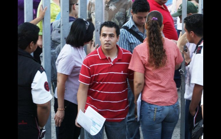 Hoy fue el turno de los aspirantes a estudiar una carrera en la UdeG, la próxima semana les toca a los bachilleres. A CAMACHO  /