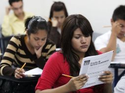 Estudiantes provenientes de preparatorias públicas y privadas realizaron el examen en los 14 centros de la UdeG. A. CAMACHO  /