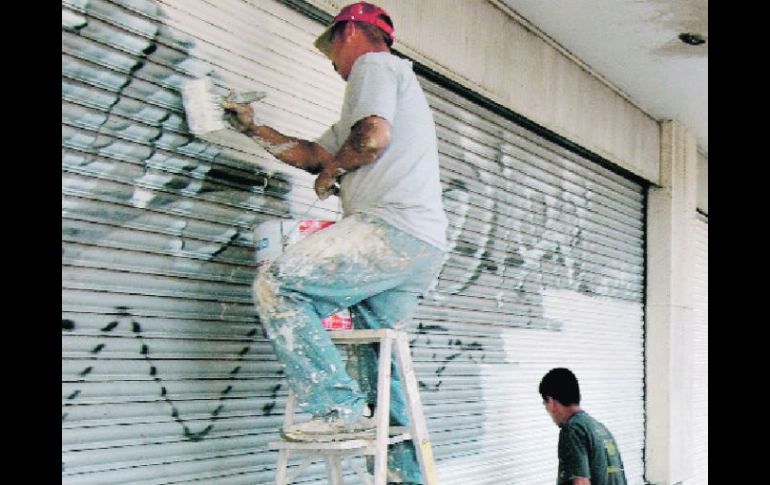 En el Programa de Renovación de Imagen Urbana para la Avenida Alcalde se invierten 2.8 millones de pesos. ARCHIVO  /