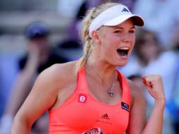 Caroline Wozniacki festejando su triunfo en el torneo de Bruselas. EFE  /