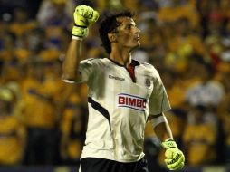 El arquero del Guadalajara, Luis Michel, está entre los convocados para la Copa América de Argentina 2011. MEXSPORT  /