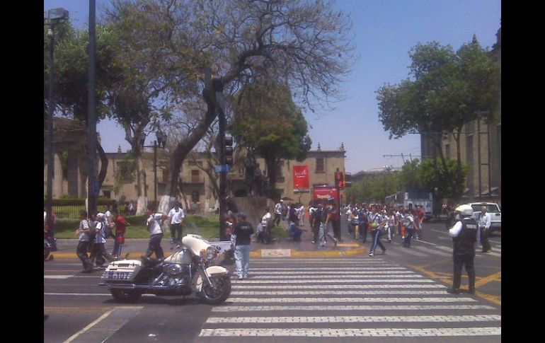 El contingente estuvo acompañado por elementos de la Secretaría de Vialidad. EL INFORMADOR  /