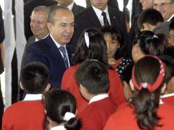 El Presidente Felipe Calderón, durante la ceremonia de aplicación de la prueba, en la Primaria Miguel Alemán. EL UNIVERSAL  /