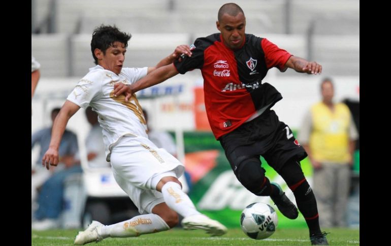 Edgar Pacheco de Atlas durante un duelo ante Pumas. MEXSPORT  /