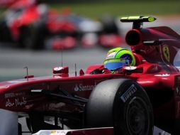 Fernando Alonso a bordo de su Ferrari durante el GP Montmeló. AP  /