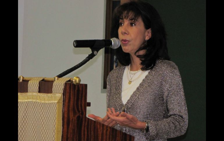 María del Carmen Mendoza pidió a los estudiantes universitarios emprender proyectos que busquen transformar a la sociedad. ESPECIAL  /