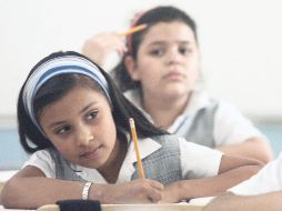 Alumnas de cuarto grado de la escuela “Manuel M. Diéguez”, durante la segunda jornada de aplicación.  M. FREYRÍA  /