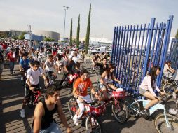 Los jóvenes salieron de la Univa para llegar como primera meta al Parque Metropolitano. A. CAMACHO  /