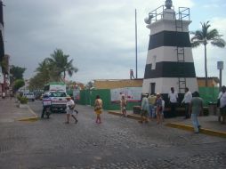 Hace más de una semana inició la la obra de reconstrucción del malecón de Puerto Vallarta. M. INFANTE  /