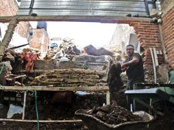 Vecinos perdieron todo su patrimonio tras la fuga del domingo pasado, pero el SIAPA garantiza reparar los daños. A. GARCÍA  /