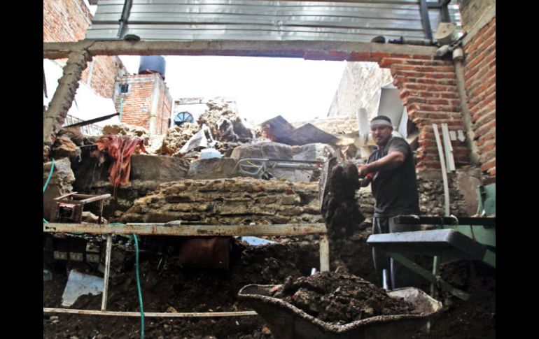 Vecinos perdieron todo su patrimonio tras la fuga del domingo pasado, pero el SIAPA garantiza reparar los daños. A. GARCÍA  /