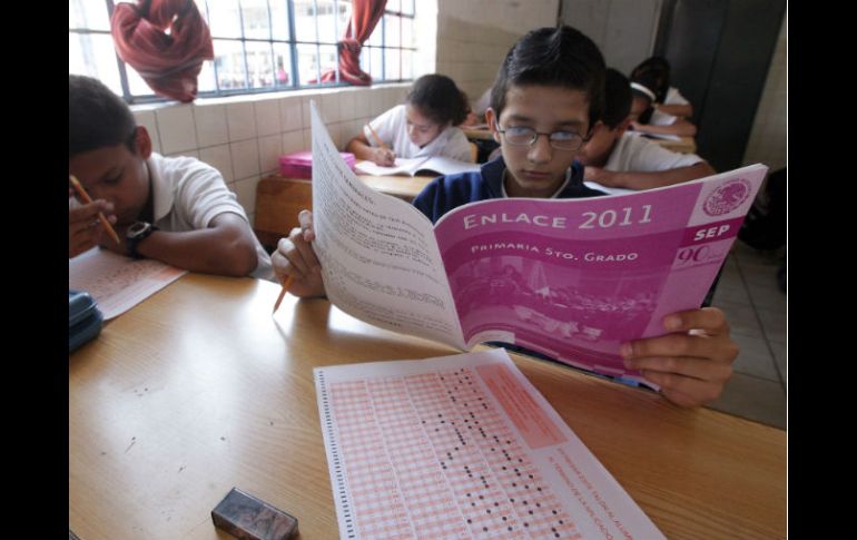 Millones de alumnos en todo el país realizan la prueba ENLACE. A. CAMACHO  /