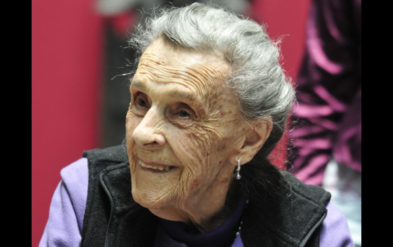 El 10 de abril pasado la pintora acudió a la inauguración de la exposición Escultura reciente. Leonora Carrington 94 aniversario.EFE  /