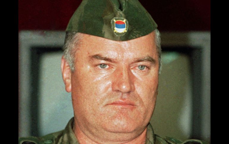 El ex general serbio-bosnio Ratko Mladic, quien durante 15 años eludió la justicia internacional, acusado de genocidio. AP  /