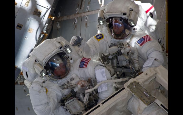 Durante su caminata espacial, los astronautas instalaron una varilla para cámaras OBSS en la sección S1. AFP  /