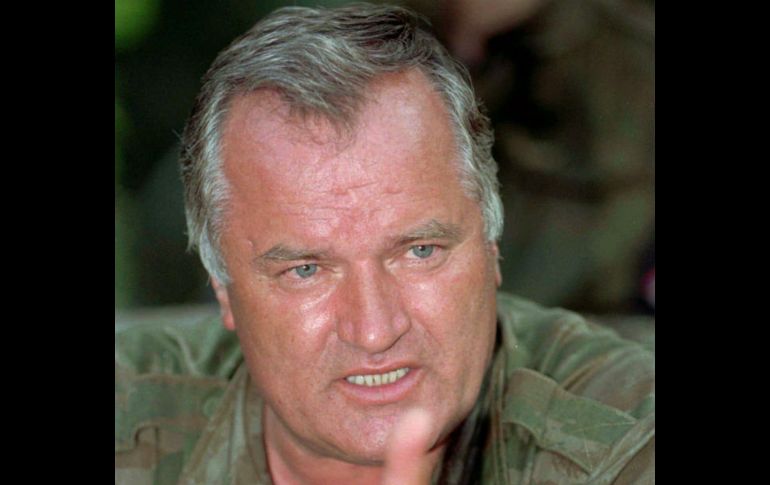 El general serbobosnio Ratko Mladic es acusado por la masacre de ocho mil hombres y niños musulmanes en Srebrenica. REUTERS  /