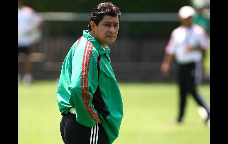 Luis Fernando Tena preparará al cuadro mexicano que debuta ante Chile el 4 de julio. MEXSPORT  /