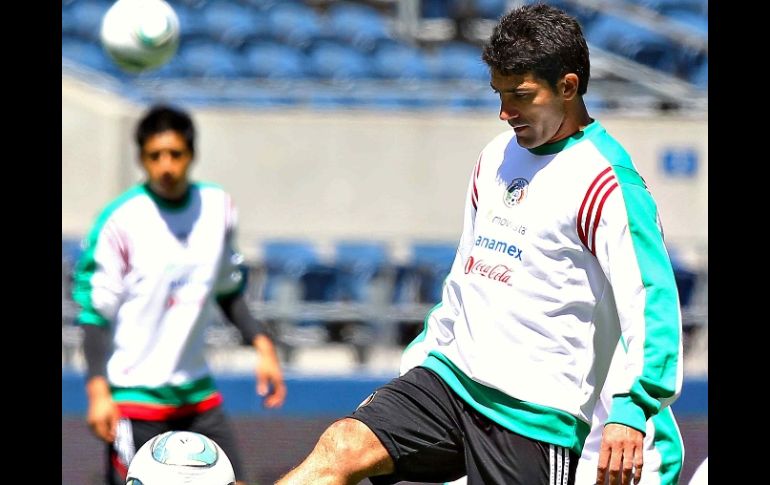 Antonio Naelson 'Sinha' en un entrenamiento del Tri. MEXSPORT  /