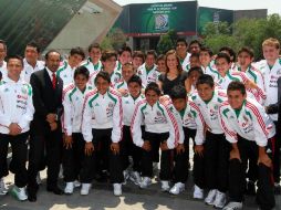 Los jugadores de la Selección Sub-17, previo el sorteo del Mundial de está categoría que se celebrará en México. MEXSPORT  /