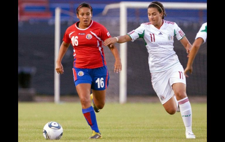 La mediocampista Nayeli Rangel, durante partido amistoso ante Costa Rica. MEXSPORT  /