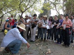 Los alumnos de la ECRO practican in situ. A. CAMACHO  /