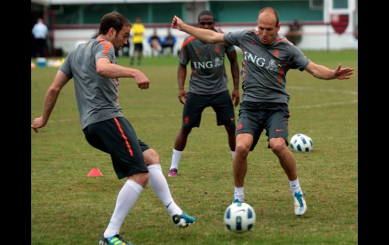 Los jugadores de la Selección de Holanda se entrenan en el estadio de Flamengo, en Río de Janeiro. EFE  /