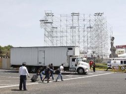 Vista de los trabajos de montaje del escenario de Jalisco en Vivo en la Glorieta Minerva. E. PACHECO  /