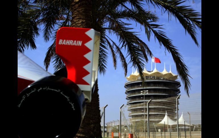 Vista de las afueras del Circuito Internacional de Bahrein que espera recibir el Gran Premio de la Fórmula 1. AP  /