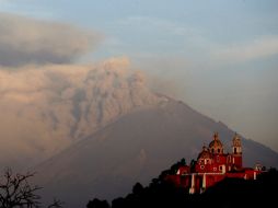 La columna de ceniza de “Don Goyo” alcanzó tres kilómetros de distancia. EFE  /