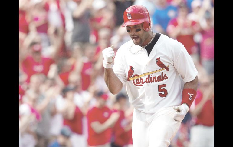 Albert Pujols, celebra su jonrón. AFP  /