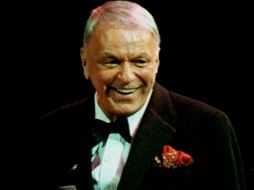 Frank Sinatra tenía obsesión por bañarse hasta 12 veces al día. ESPECIAL  /