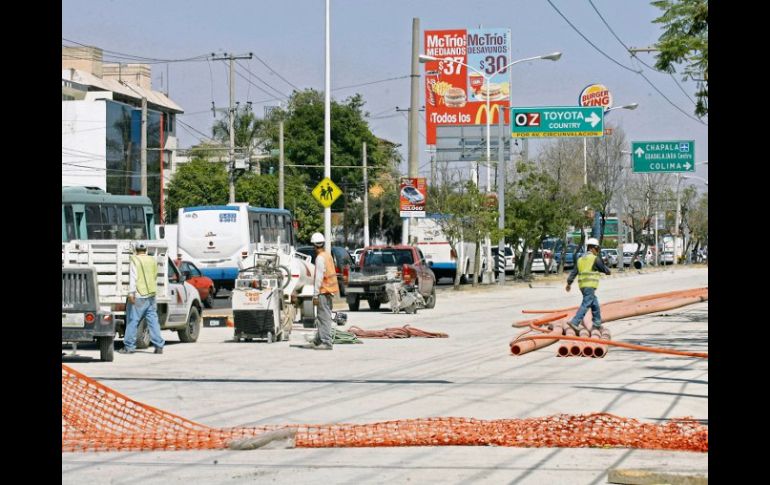 El Ayuntamiento tapatío confirmó que las obras en Ávila Camacho terminan en la primera semana de octubre. E. BARRERA  /