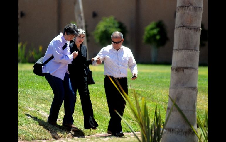 La esposa del ex alcalde de Tijuana intentó entrar a la casa un día antes; lo logró esta madrugada. NOTIMEX  /