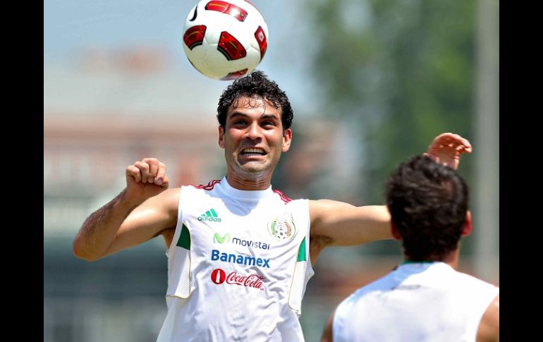 Rafa Márquez durane una sesión de entrenamiento con la Selección Mexicana. MEXSPORT  /