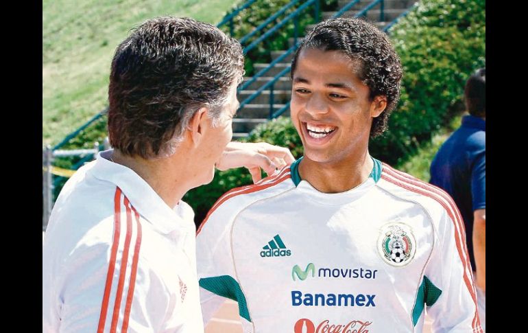 Héctor Gonzalez y Giovani dos Santos durante entrenamiento. MEXSPORT  /