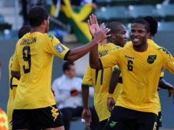 Ryan Johnson celebra un gol en su primer duelo de Copa Oro. AFP  /