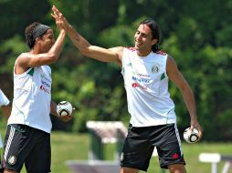 Aldo de Nigris en un entrenamiento del Tri junto con Giovani dos Santos. MEXSPORT  /