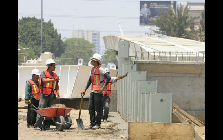 Obras Públicas informó que la construcción del puente en Circunvalación y Ávila Camacho presenta avance de 50 por ciento. M. FREYRÍA  /