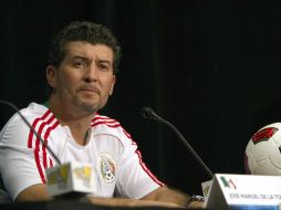 José Manuel de la Torre en una conferencia de prensa en Charlotte. MEXSPORT  /