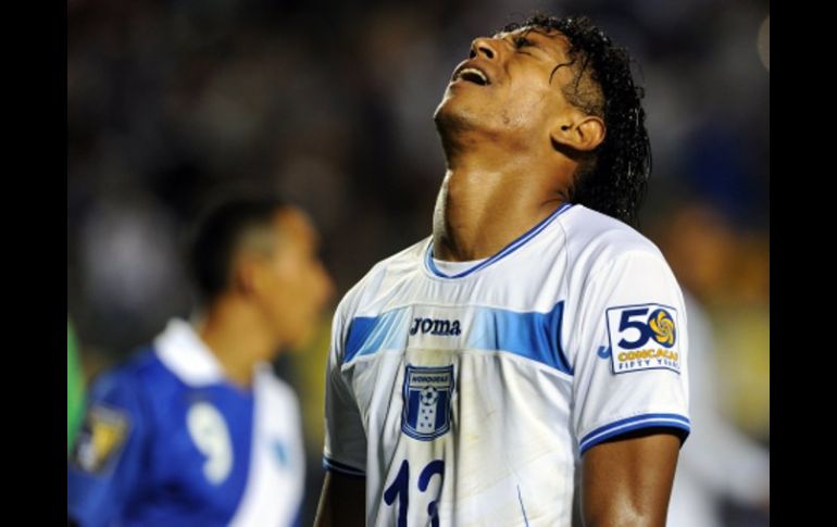 Carlo Costly de Honduras lamentándose durante su duelo de inicio de Copa Oro. AFP  /