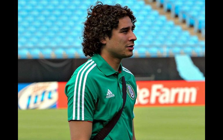 Guillermo Ochoa lamenta el momento que está pasando pero se muestra confiado en que todo se solucionará. MEXSPORT  /